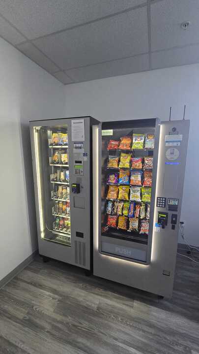 Free vending machine in south Florida combo, drinks and snacks.
